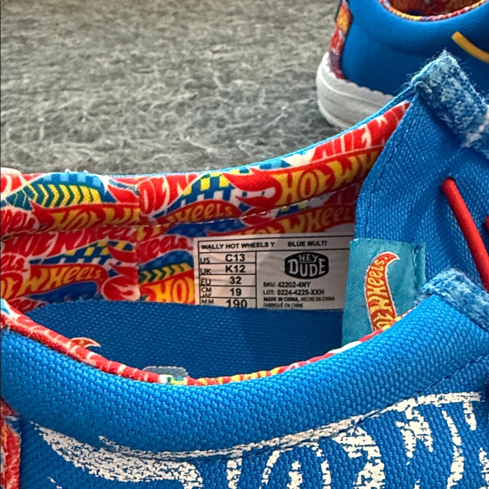 Hey Dude Hot Wheels Kids Sneakers with Multicolor Pattern - Picture 4 of 4